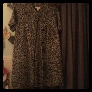 Cardigan sweater in great condition, short sleeve